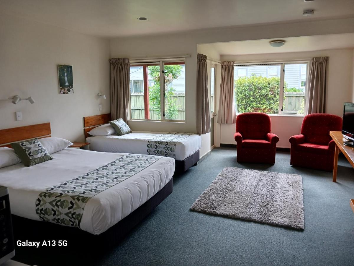Anatoki Lodge Motel Takaka Buitenkant foto