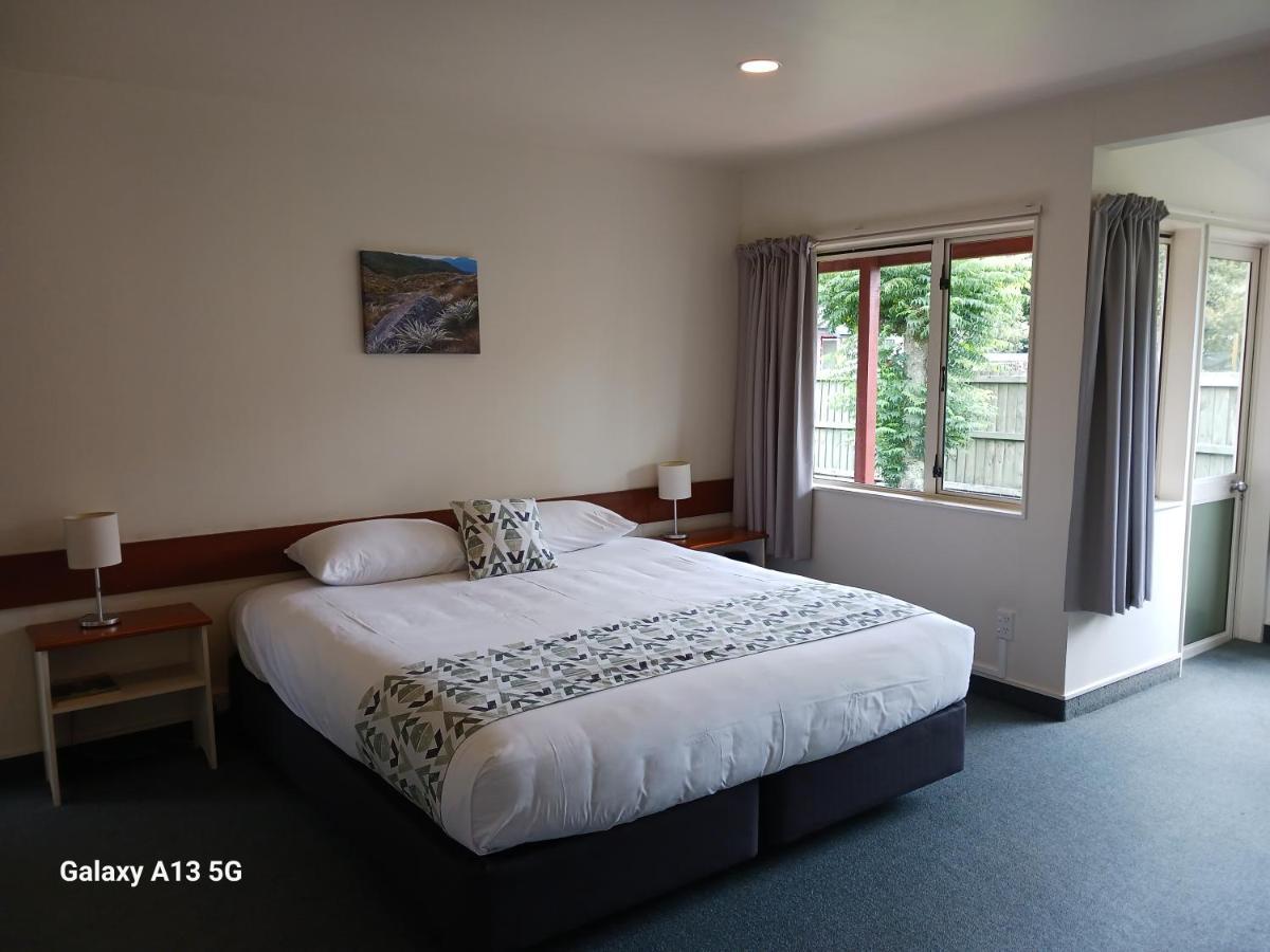 Anatoki Lodge Motel Takaka Buitenkant foto